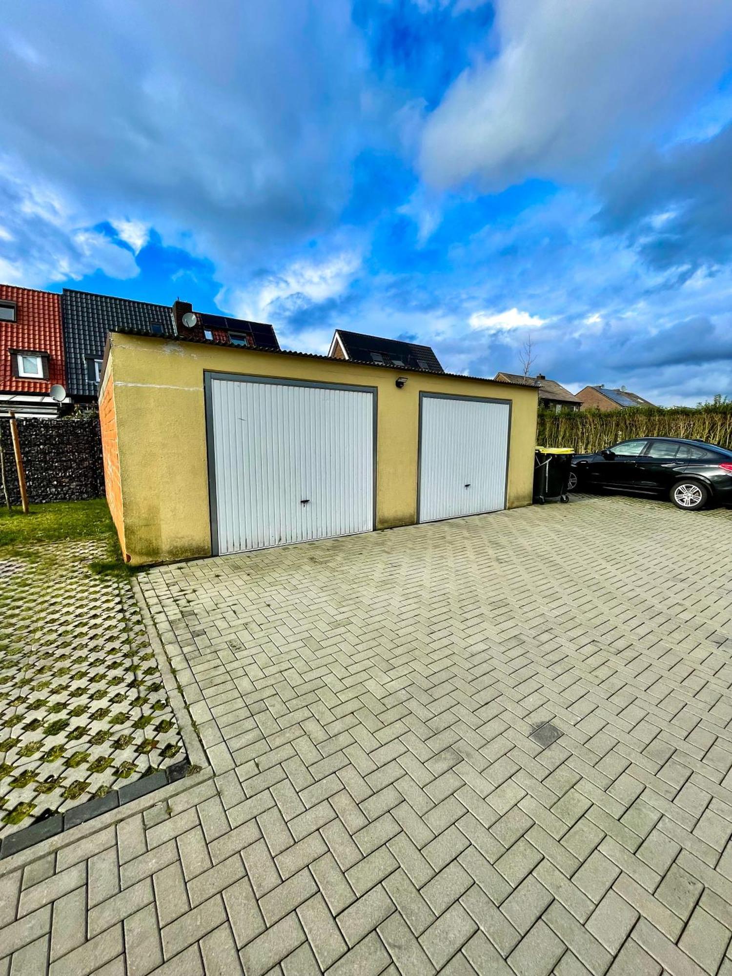 Ahaus: Stadtoase Mit Terrasse & Privater Garage Eksteriør bilde